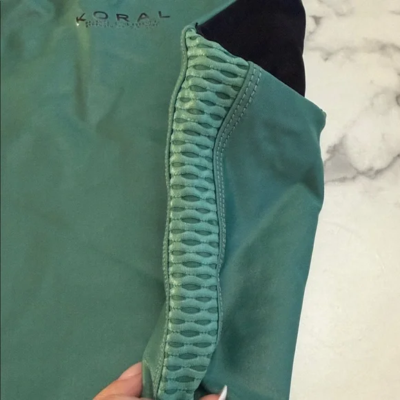 Koral Reversible Tank - Picture 3 of 3